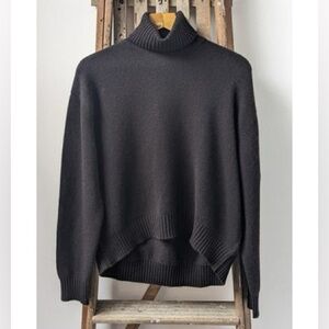 Jumper 1234 Women’s Cashmere Sweater, size 1 (small), 100% cashmere